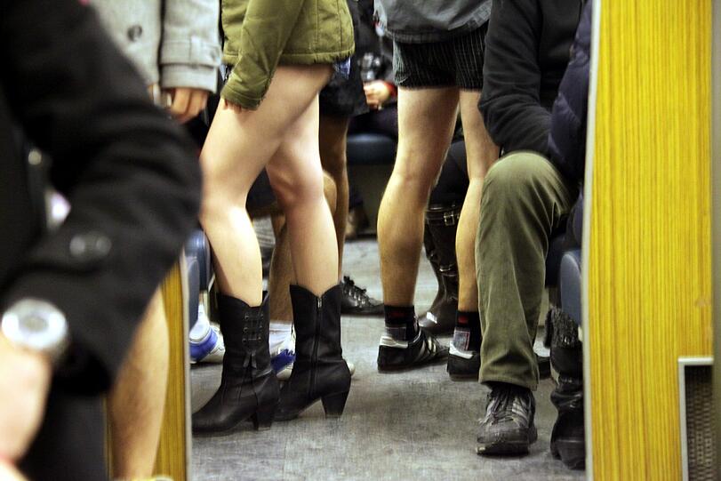 So macht U-Bahn fahren Spaß. Die Bilder vom Unterhosen-Flashmob in München.