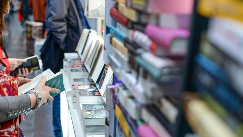 Bücher liegen am Stand eines Buchverlages auf der Leipziger Buchmesse (Archiv). Bücher liegen am Stand eines Buchverlages auf der Leipziger Buchmesse (Archiv).