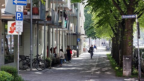 Balkon-Szenerien in der Dom-Pedro-Straße, Ecke Trivastraße.