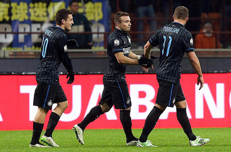 Dämpfer für Lukas Podolski(l): Er darf für Inter nicht in der Europa League spielen. Stattdessen wurde Xherdan Shaqiri (m) nachnominiert.
