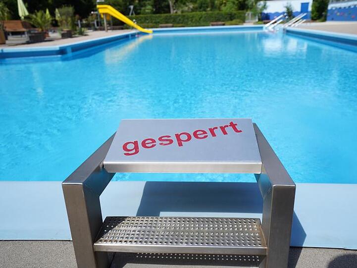 In den Schwimmbädern fehlen zunehmend ausgebildete Bademeister.