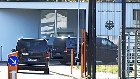 Die Bundesanwaltschaft lies den Mann nach Karlsruhe bringen. (Archivbild)