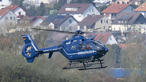 Bei der anschlie&szlig;enden Fahndung setzte die Bundespolizei auch einen Hubschrauber ein. (Symbolbild)