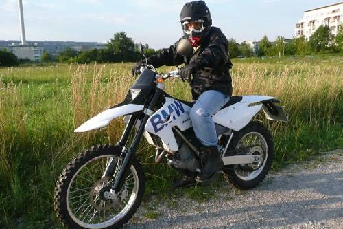 Heiße Enduro: Auch die BMW 450 X ist beim Aktionstag zu bestaunen.