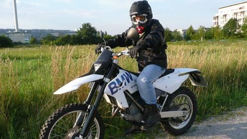 Heiße Enduro: Auch die BMW 450 X ist beim Aktionstag zu bestaunen. Heiße Enduro: Auch die BMW 450 X ist beim Aktionstag zu bestaunen.