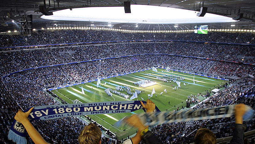 Werden die Löwen-Fans bald woanders ihre Schals hochhalten? Investor Hasan Ismaik will raus aus der Arena. Werden die Löwen-Fans bald woanders ihre Schals hochhalten? Investor Hasan Ismaik will raus aus der Arena.