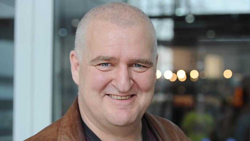 Schlimme Diagnose für Markus Maria Profitlich (58): Der deutsche Comedian ist an Parkinson erkrankt. Seine Ehe wird durch die Krankheit strapaziert.