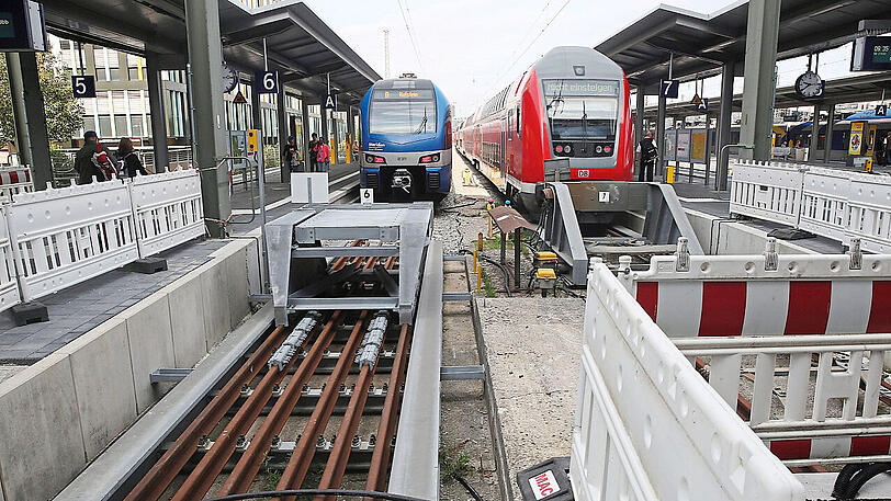 Für rund 15 Millionen Euro hat die Bahn 140 Meter lange Bahnsteigdächer errichtet. Die Beleuchtung und die Lautsprecheranlage wurden erneuert.