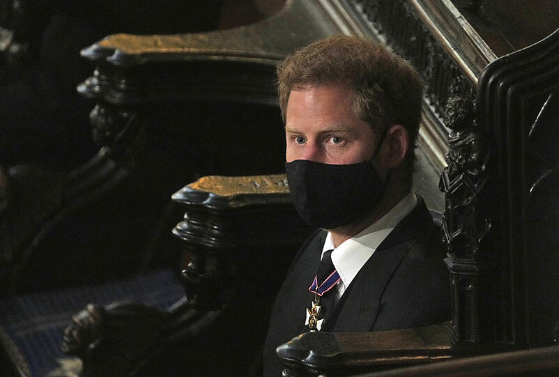 Prinz Harry ist ohne seine schwangere Ehefrau Meghan gekommen.