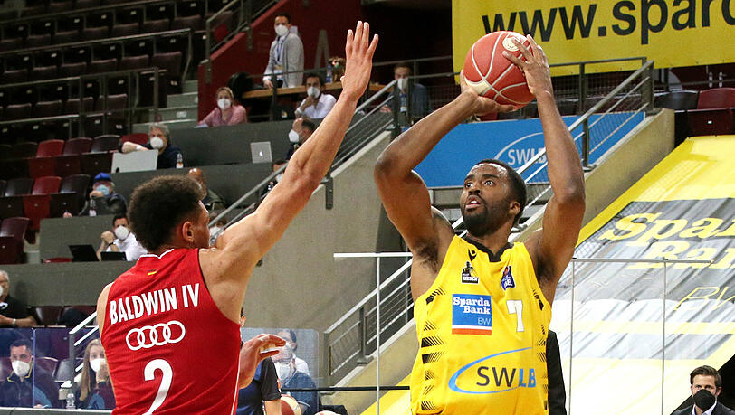 Top-Scorer bei den Ludwigsburgern: Jamel McLean (r.), hier gegen Wade Baldwin.
