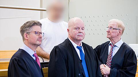 Seine Anw&auml;lte meinen: Ihr Mandant sei ein verantwortungsvoller Arzt, eine T&ouml;tungsabsicht liege nicht vor.