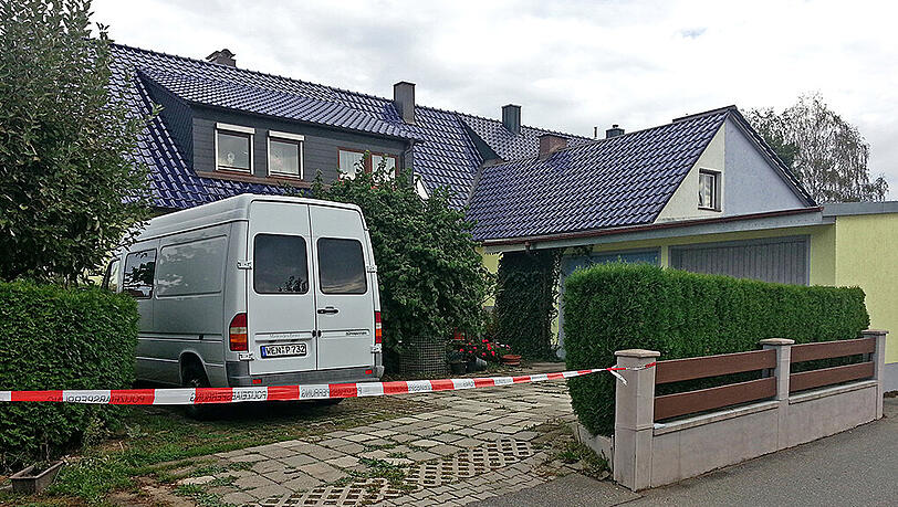 Das Haus, in dem die Rentner überfallen wurden, steht in einer ruhigen Siedlung. Das Haus, in dem die Rentner überfallen wurden, steht in einer ruhigen Siedlung.