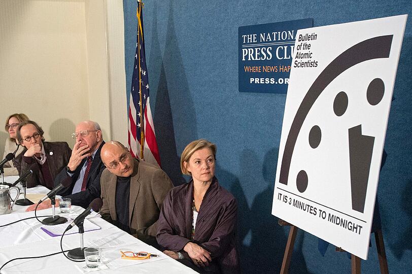 Weltuntergangsuhr: laut der Organisation "Doomsday Clock" ist es drei vor zwölf!