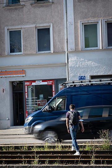 Auch wenn hier gerade keine Tram fährt - ideal ist der Ort nicht zum Queren.