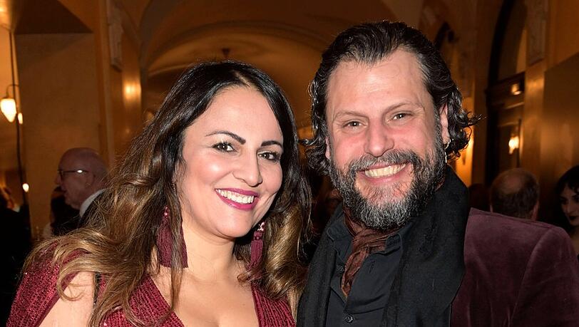 Manuel Cortez und Saina Bayatpour haben Hochzeit gefeiert.
