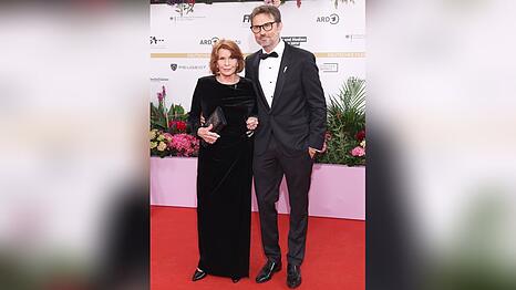 Schlichte Eleganz beim Deutschen Filmpreis: Senta Berger und ihr Sohn Simon Verhoeven.