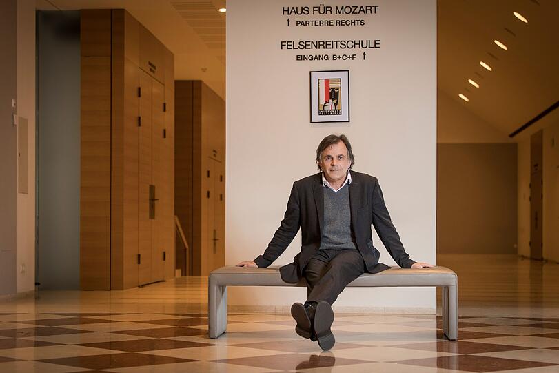 Markus Hinterhäuser, der Intendant der Salzburger Festspiele im gemeinsamen Foyer des Hauses für Mozart und der Felsenreitschule.