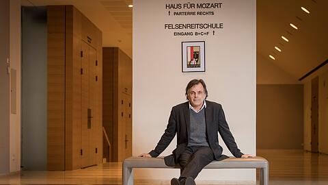 Markus Hinterhäuser, der Intendant der Salzburger Festspiele im gemeinsamen Foyer des Hauses für Mozart und der Felsenreitschule.