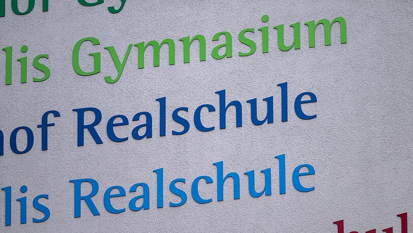 Fast überall fehlen Lehrer - bald ganz besonders an Gymnasien. (Archivbild)