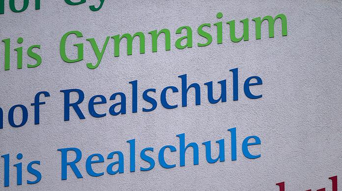 Fast überall fehlen Lehrer - bald ganz besonders an Gymnasien. (Archivbild)