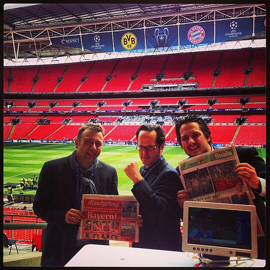 Gunnar Jans, Patrick Strasser und Florian Bogner auf der Pressetribüne im Wembley Stadion.
