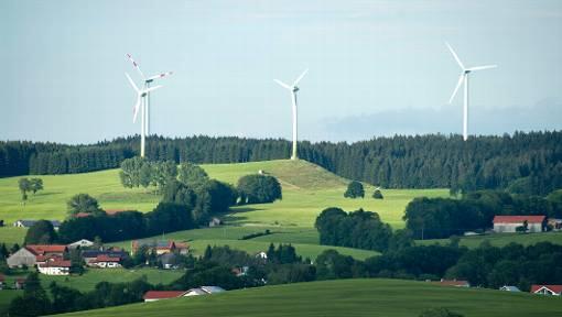 Das Allgäuer Dorf erzeugt vier mal so viel Energie wie es verbraucht. Das Allgäuer Dorf erzeugt vier mal so viel Energie wie es verbraucht.