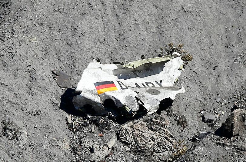 Die Lufthansa bietet den Hinterbliebenen der Germanwings-Katastrophe pauschal 25.000 Euro Schmerzensgeld an
