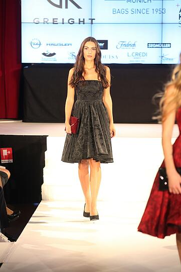 Der AZ-Modelcontest feiert Finale im Silbersaal des Deutschen Theaters. Am Ende war es Jeannie, die die Jury am meisten überzeugt hat. Die 23-Jährige ist die neue Schöne Münchnerin. Die Bilder des Galaabends zum Durchklicken.