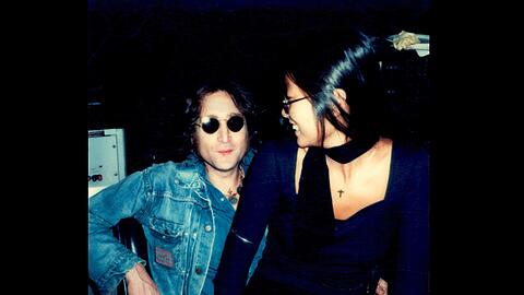John Lennons "verlorenes Wochenende", als er seine Beziehung zu Yoko Ono pausierte, um mit der jungen Assistentin des Paares zu leben, dauerte in Wahrheit 18 Monate. Der Dokumentarfilm "John Lennons geheime Liebe: May Pang" erz&auml;hlt die Geschichte aus Sicht der neuen Frau an der Seite des Musik-Superstars.