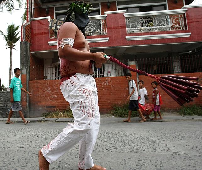 Die Bilder von den blutigen Passionsspielen auf den Philippinen.