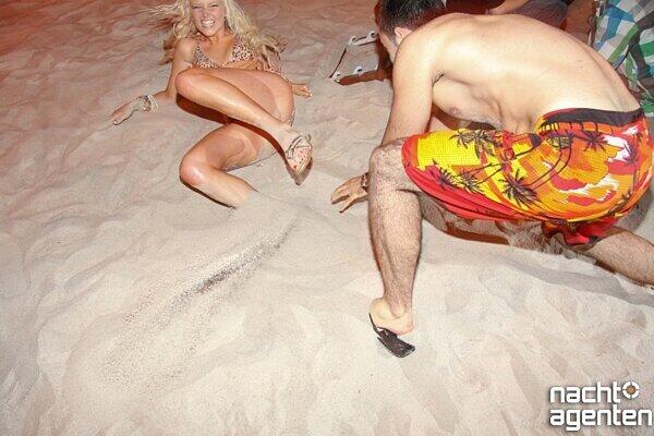 "New Year?s Eve on the Beach" im Beach 38°. Noch mehr Fotos gibt es unter: www.nachtagenten.de.