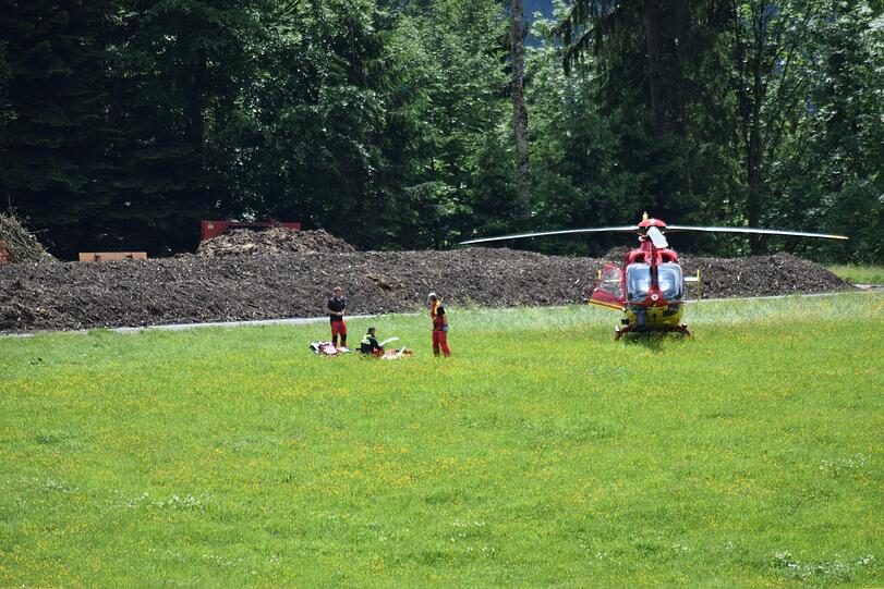 Ein junger Münchner ist am Montag beim Klettern in Tirol verunglückt und wurde schwer verletzt. Die Bilder vom Einsatz.