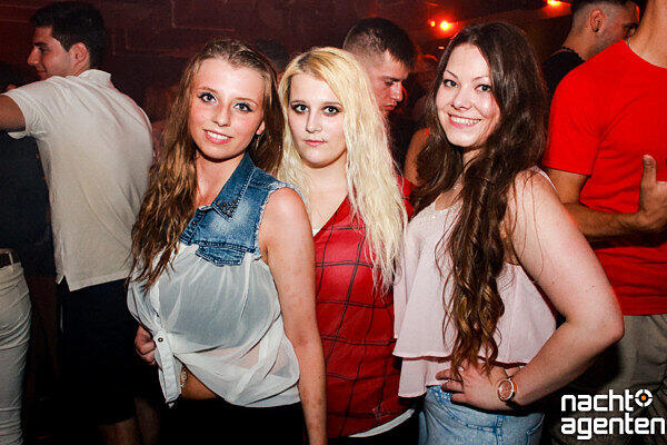 Auch im Gecko Club wurde ausgelassen ins Wochenende gefeiert. Foto: Tom Kiwi