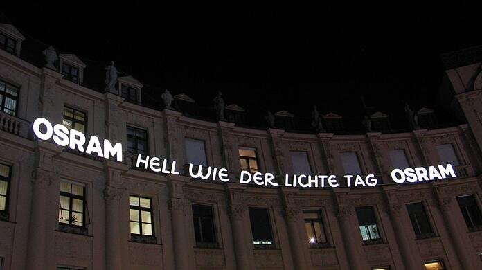 Die Osram-Reklame leuchtet wieder am Stachus. (Archivbild)