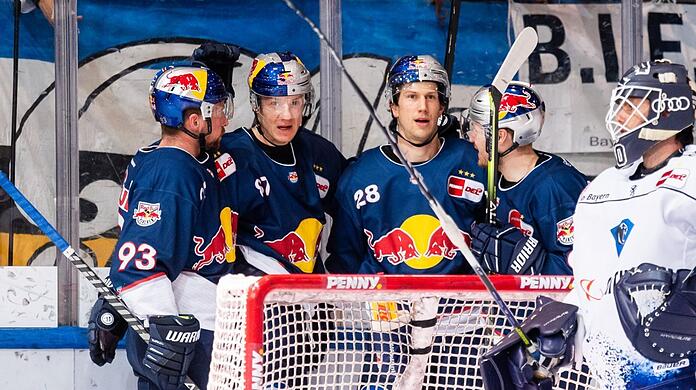 Gute Laune: Die EHC-Stars beim 9:1 gegen Ingolstadt.