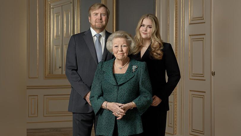 König Willem-Alexander, Prinzessin Beatrix und Prinzessin Amalia der Niederlande.