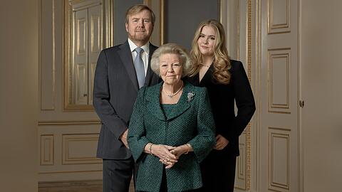 König Willem-Alexander, Prinzessin Beatrix und Prinzessin Amalia der Niederlande.