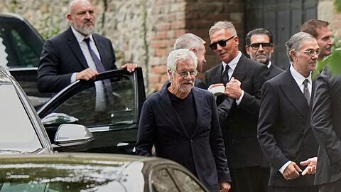 Lebens- und Geschäftspartner Leo Dell'Orco nimmt Abschied von Armani.