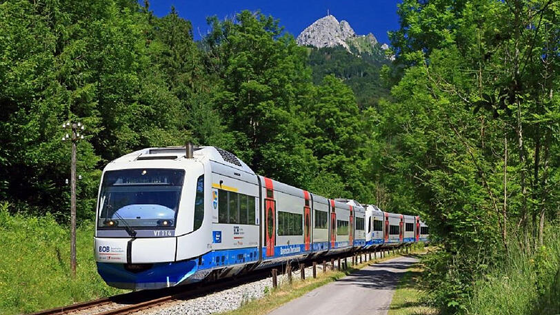 Mitglieder des ADAC können Fahrkarten für einige Zugunternehmen, wie beispielsweise die Bayerische Oberlandbahn, günstiger erwerben.