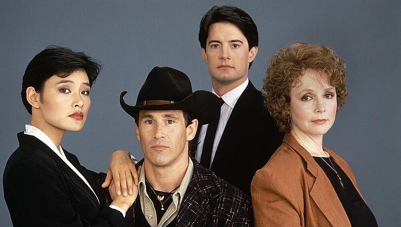 Joan Chen, Michael Ontkean, Kyle MacLachlan, Piper Laurie (v.l.n.r.) spielten allesamt in der Kultserie "Twin Peaks" mit Joan Chen, Michael Ontkean, Kyle MacLachlan, Piper Laurie (v.l.n.r.) spielten allesamt in der Kultserie "Twin Peaks" mit