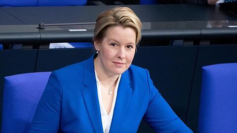 Familienministerin Franziska Giffey (SPD) befürchtet eine Zunahme von häuslicher Gewalt an Weihnachten.