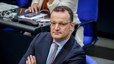 Spahn sieht sich nach abgesagter Richterwahl Vorwürfen ausgesetzt.