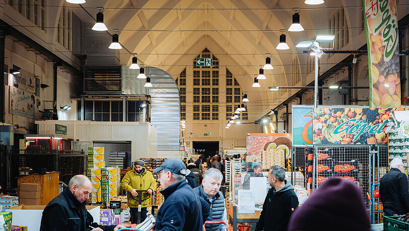 So könnte es in Sendling nicht mehr lange zugehen. Die Großmarkthalle soll raus aus München. Dafür sucht die Stadt einen neuen Standort. So könnte es in Sendling nicht mehr lange zugehen. Die Großmarkthalle soll raus aus München. Dafür sucht die Stadt einen neuen Standort.