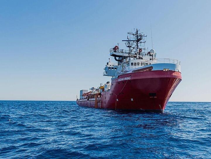 Das private Rettungsschiff "Ocean Viking" der Seenotrettungsorganisation SOS Méditerranée auf dem Mittelmeer.