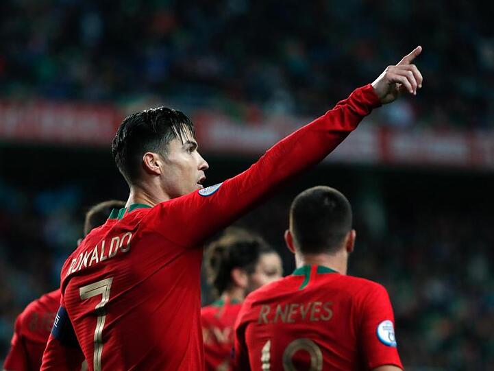 Portugals Cristiano Ronaldo feiert sein Tor zum 1:0 gegen Litauen.