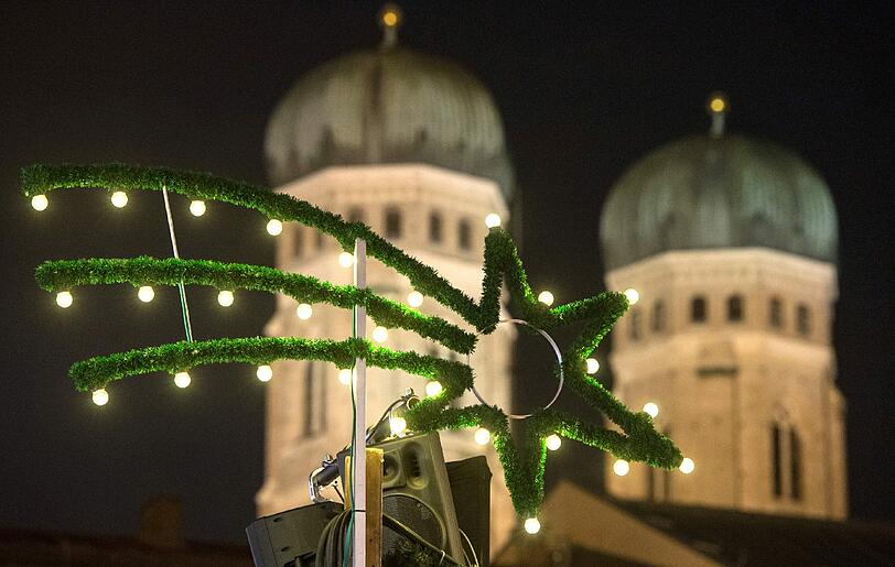 In der Innenstadt führen Experten durch den Advent.