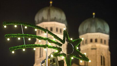 In der Innenstadt führen Experten durch den Advent.