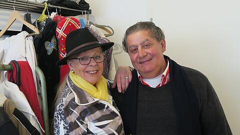 So sehen zwei Weltklasse-Clowns im Privatleben aus: das Ehepaar Alexis, das die Menschen seit Jahrzehnten - fast weltweit - zum Lachen bringt.