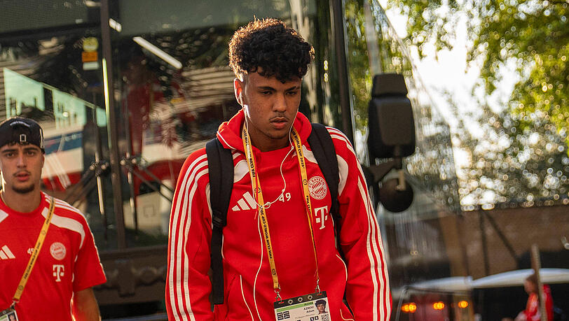 "Ich bin nicht so jemand, der Spieler dabei hat, denen ich nicht vertraue", sagt Bayern-Trainer Kompany über Adam Aznou (Foto). Dennoch kommt der 19-Jährige bisher lediglich auf acht Minuten Spielzeit.