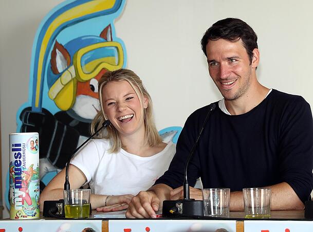 Felix und Miriam Neureuther wollen ihren Kindern eine schöne Weihnachtszeit bescheren. Felix und Miriam Neureuther wollen ihren Kindern eine schöne Weihnachtszeit bescheren.